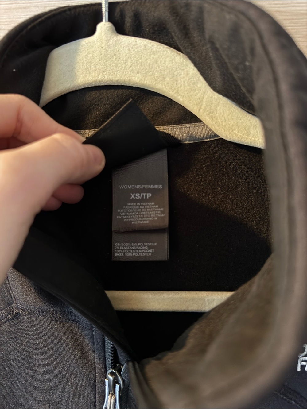 The North Face Black Softshell Performance Jacket - Picture 4 of 9